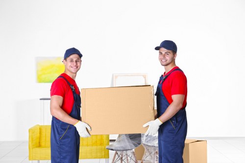 Local Bromley moving van service for nearby areas and commercial jobs