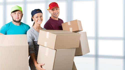 A local removal van serving homes and flats in Bromley